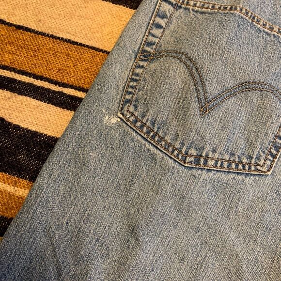 Levi's Denim Jean Shorts 569  Distressed Loose Straight Light Wash Mens 36 90s - Picture 5 of 5